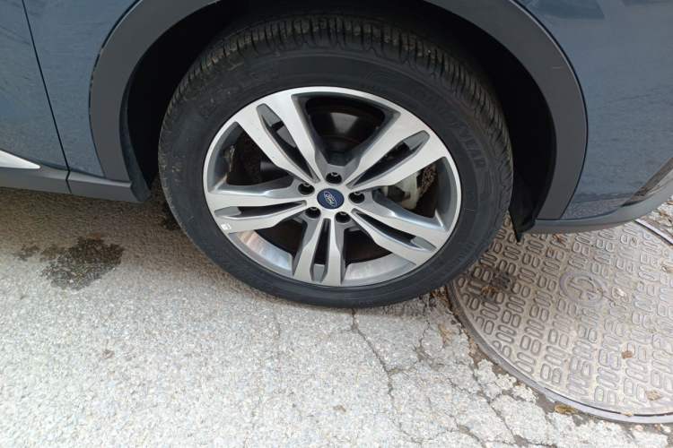 Used Ford Equator Sport 2022 Facelift EcoBoost 170 Prestige Model Right Front Wheel Hub