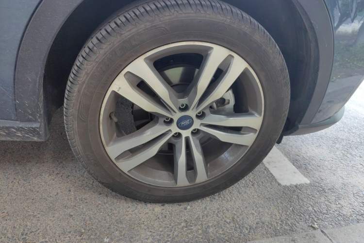 Used Ford Equator Sport 2022 Facelift EcoBoost 170 Prestige Model Right Front Wheel Hub
