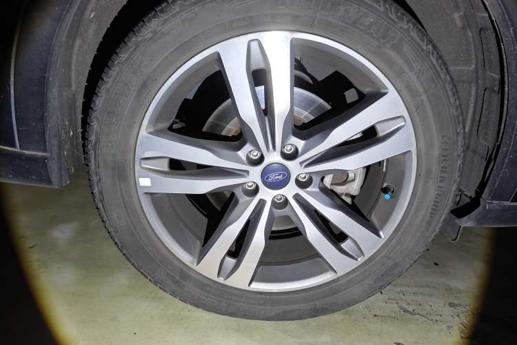 Used Ford Equator Sport 2022 Restyled EcoBoost 170 Prestige PLUS Trim Right Front Wheel Hub