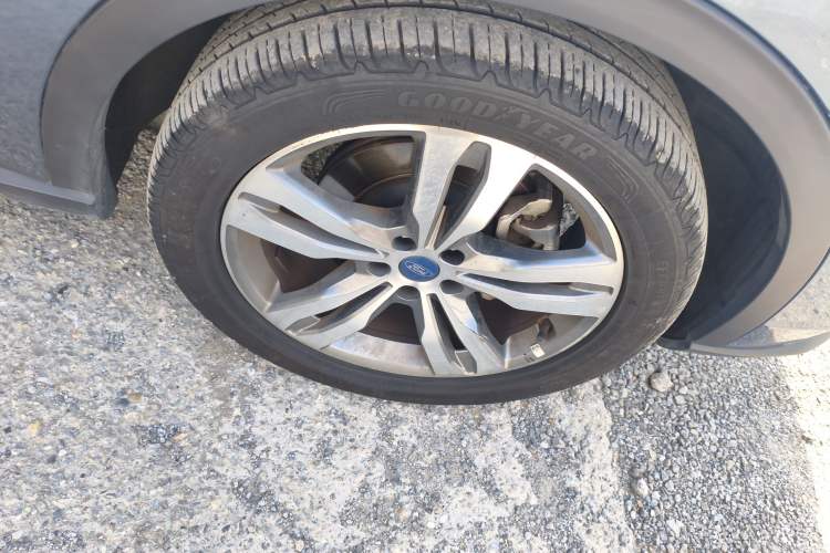 Used Ford Equator Sport 2022 Facelift EcoBoost 170 Prestige Model Right Front Wheel Hub