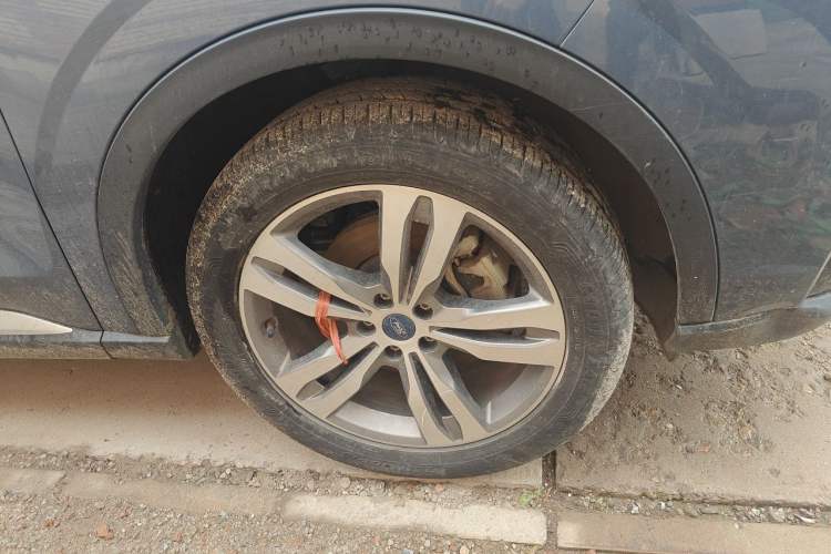 Used Ford Equator Sport 2022 Facelift EcoBoost 170 Prestige Model Right Front Wheel Hub