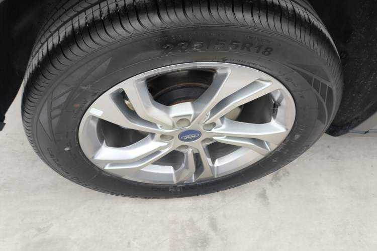 Used Ford Equator Sport 2022 EcoBoost 170 Platinum Edition Right Rear Wheel Hub