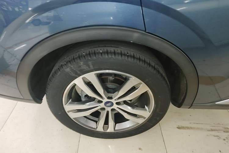 Used Ford Equator Sport 2022 Facelift EcoBoost 170 Prestige Model Right Rear Wheel Hub