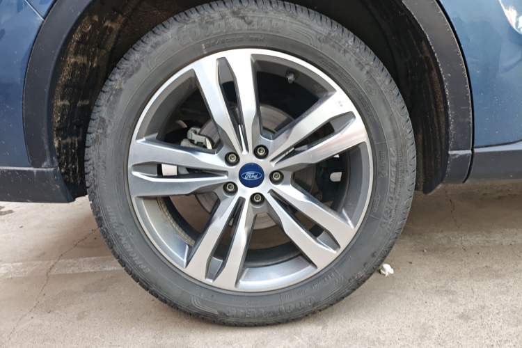 Used Ford Equator Sport 2022 Facelift EcoBoost 170 Prestige Model Right Rear Wheel Hub