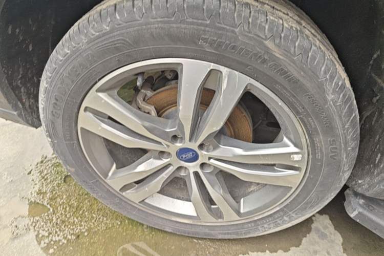 Used Ford Equator Sport 2022 Facelift EcoBoost 170 Prestige Model Right Rear Wheel Hub