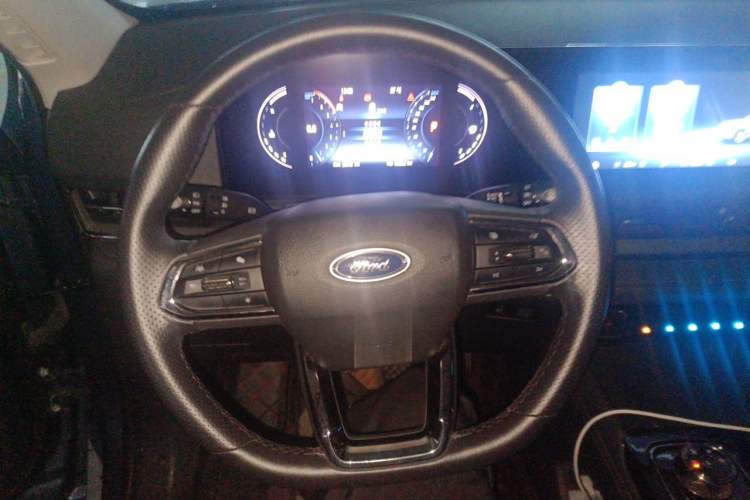 Used Ford Equator Sport 2022 EcoBoost 170 Platinum Edition Steering Wheel