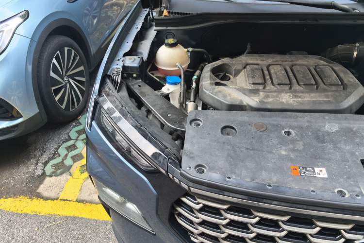 Used Ford Equator Sport 2022 Facelift EcoBoost 170 Prestige Model Engine Bay Right