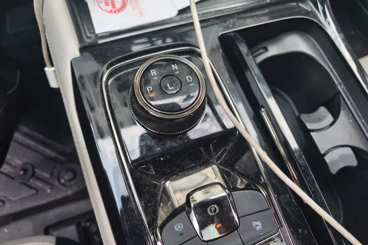 Used Ford Equator Sport 2022 Facelift EcoBoost 170 Prestige Model Gear Lever