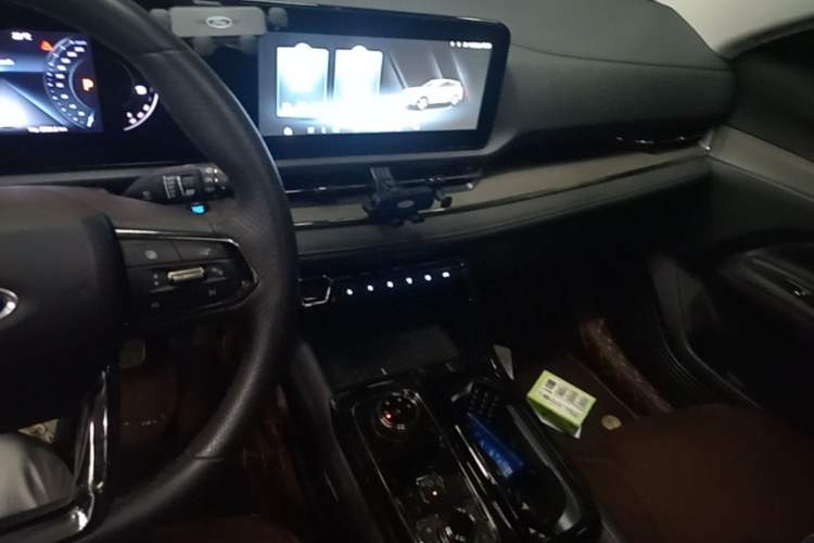 Used Ford Equator Sport 2022 EcoBoost 170 Platinum Edition Audio And AC Panel
