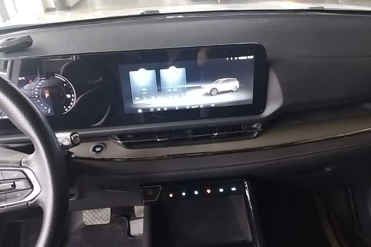 Used Ford Equator Sport 2022 EcoBoost 170 Platinum Edition Audio And AC Panel