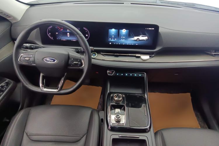 Used Ford Equator Sport 2022 EcoBoost 170 Platinum Edition Center Console