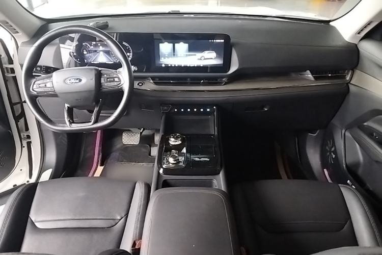 Used Ford Equator Sport 2022 EcoBoost 170 Platinum Edition Center Console