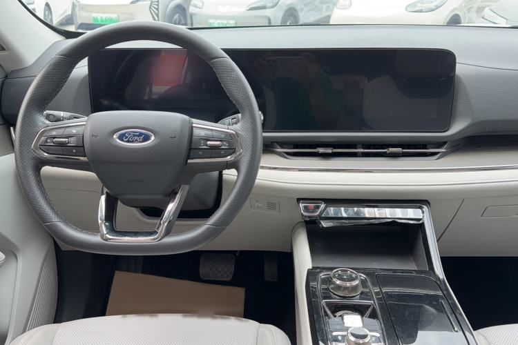 Used Ford Equator Sport 2022 EcoBoost 170 Platinum Edition Center Console