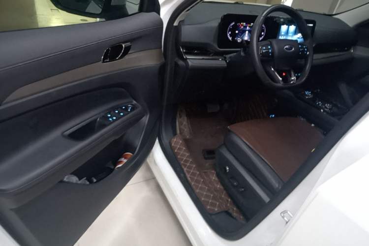 Used Ford Equator Sport 2022 EcoBoost 170 Platinum Edition Driver Seat