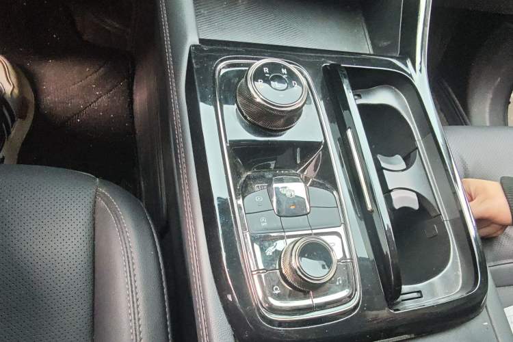 Used Ford Equator Sport 2022 EcoBoost 170 Platinum Edition Gear Lever