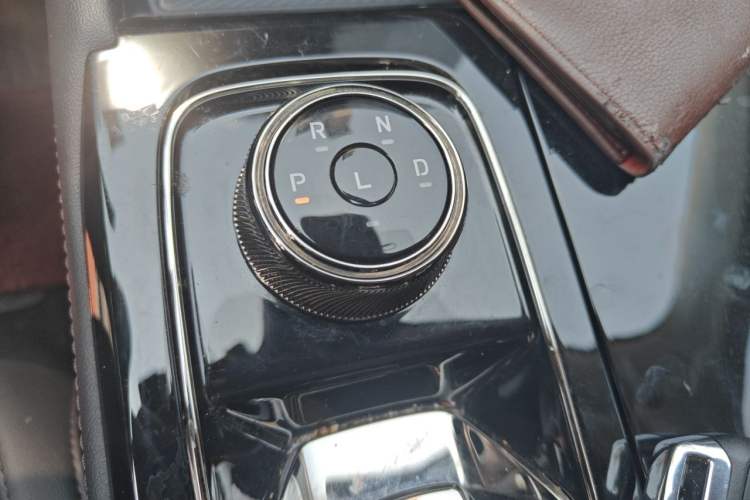 Used Ford Equator Sport 2022 EcoBoost 170 Platinum Edition Gear Lever