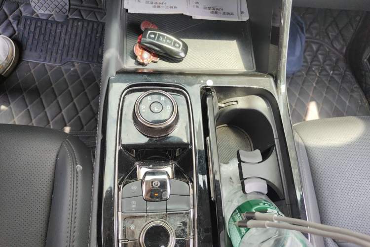 Used Ford Equator Sport 2022 EcoBoost 170 Platinum Edition Gear Lever