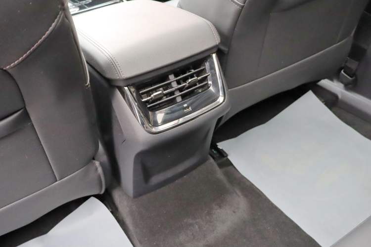 Used Ford Equator Sport 2022 EcoBoost 170 Premier Edition Interior 11