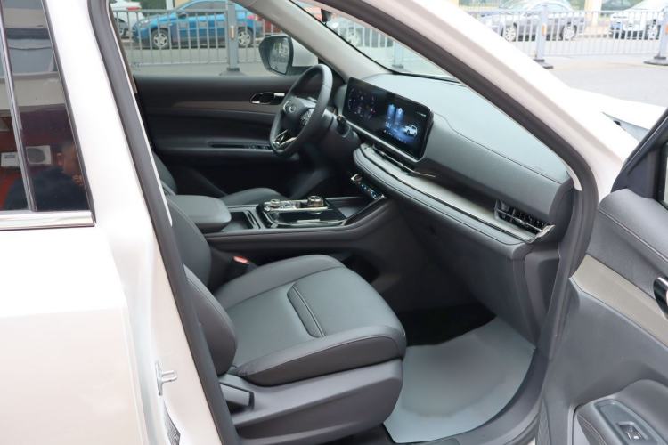 Used Ford Equator Sport 2022 EcoBoost 170 Premier Edition Interior 12