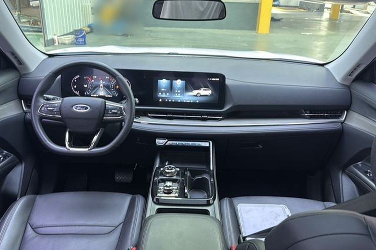 Used Ford Equator Sport 2022 EcoBoost 170 Platinum Edition Interior 2