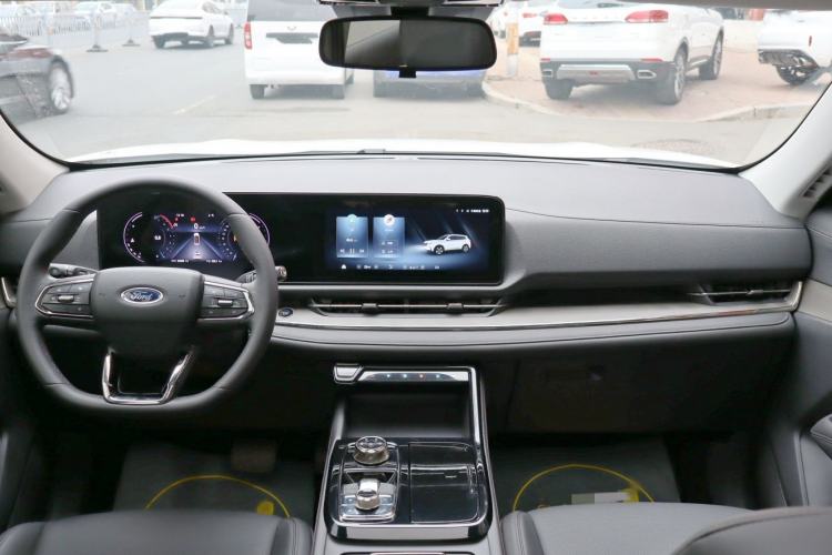 Used Ford Equator Sport 2022 EcoBoost 170 Premier Edition Interior 2