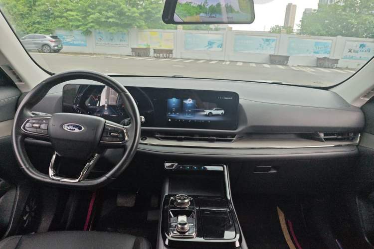 Used Ford Equator Sport 2022 EcoBoost 170 Platinum Edition Interior 2