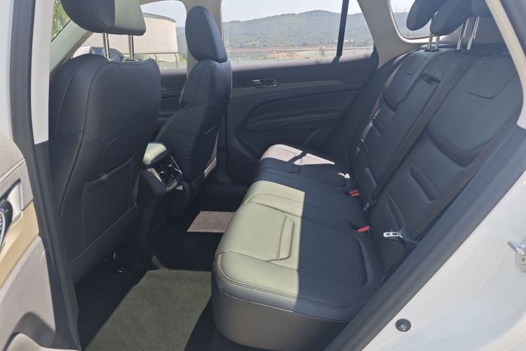Used Ford Equator Sport 2022 EcoBoost 170 Platinum Edition Interior 3