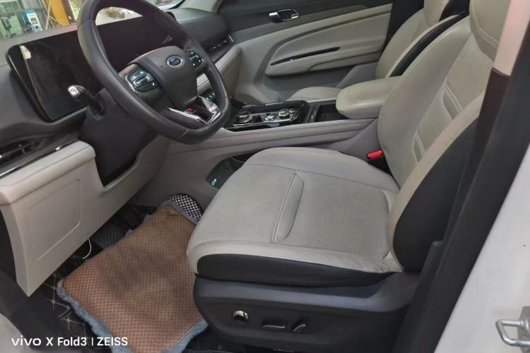 Used Ford Equator Sport 2022 EcoBoost 170 Platinum Edition Interior 3