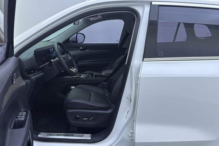 Used Ford Equator Sport 2022 EcoBoost 170 Platinum Edition Interior 4