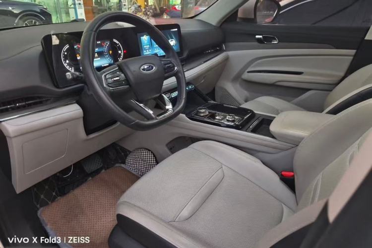 Used Ford Equator Sport 2022 EcoBoost 170 Platinum Edition Interior 4