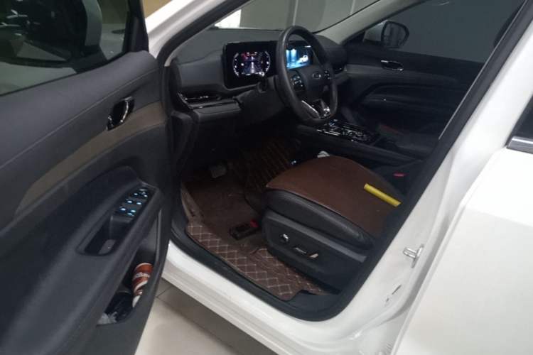 Used Ford Equator Sport 2022 EcoBoost 170 Platinum Edition Left Front Seat