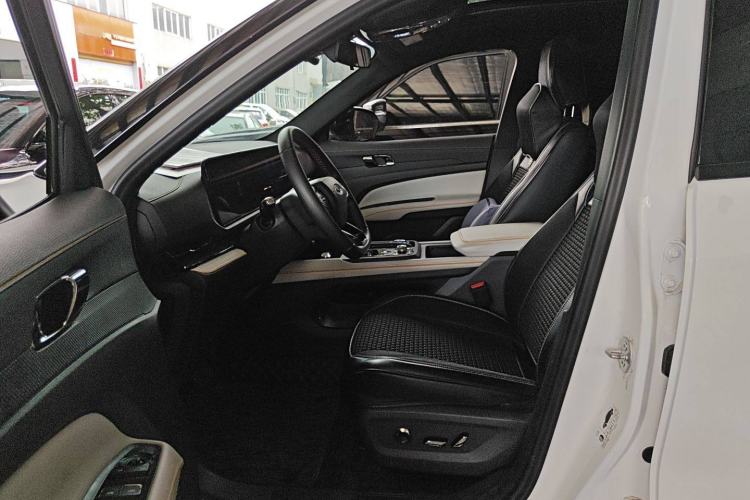 Used Ford Equator Sport 2022 Edge EcoBoost 170 Light & Shadow Left Front Seat