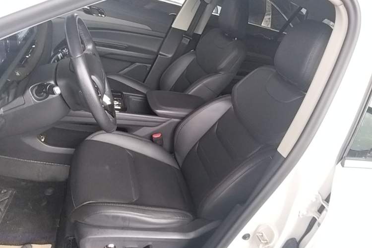 Used Ford Equator Sport 2022 EcoBoost 170 Platinum Edition Left Front Seat