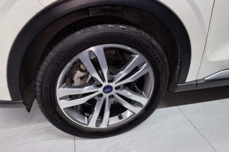 Used Ford Equator Sport 2022 Facelift EcoBoost 170 Prestige Model Left Front Wheel Hub