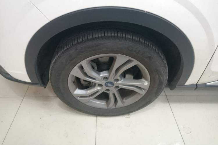 Used Ford Equator Sport 2022 EcoBoost 170 Platinum Edition Left Front Wheel Hub