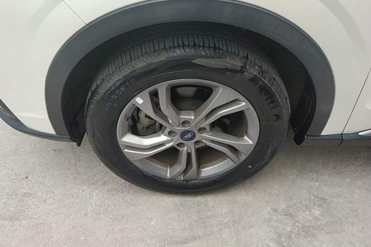 Used Ford Equator Sport 2022 EcoBoost 170 Platinum Edition Left Front Wheel Hub