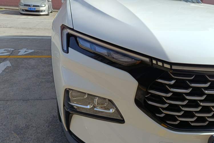 Used Ford Equator Sport 2022 EcoBoost 170 Platinum Edition Right Front Headlight