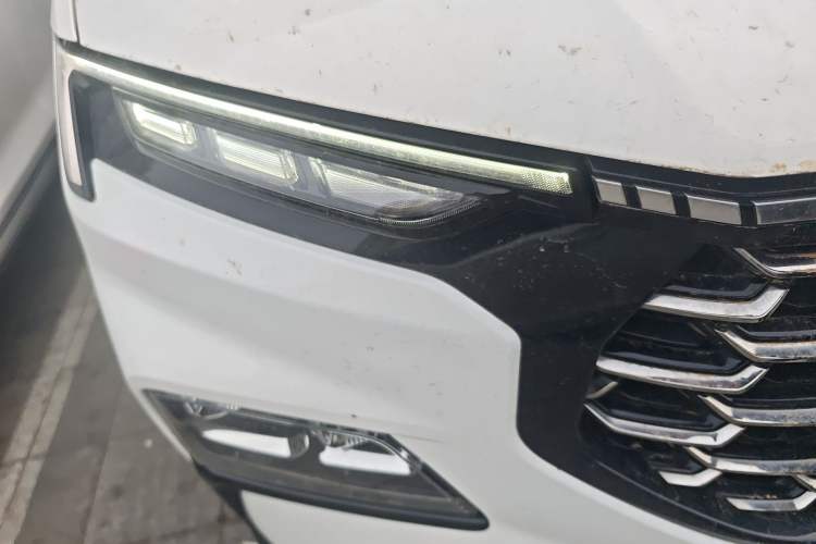 Used Ford Equator Sport 2022 EcoBoost 170 Platinum Edition Right Front Headlight