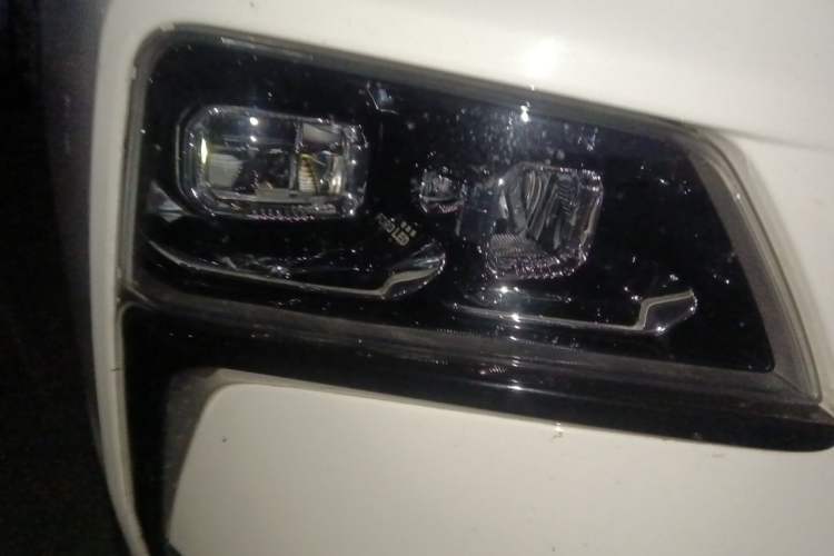Used Ford Equator Sport 2022 EcoBoost 170 Platinum Edition Right Front Headlight