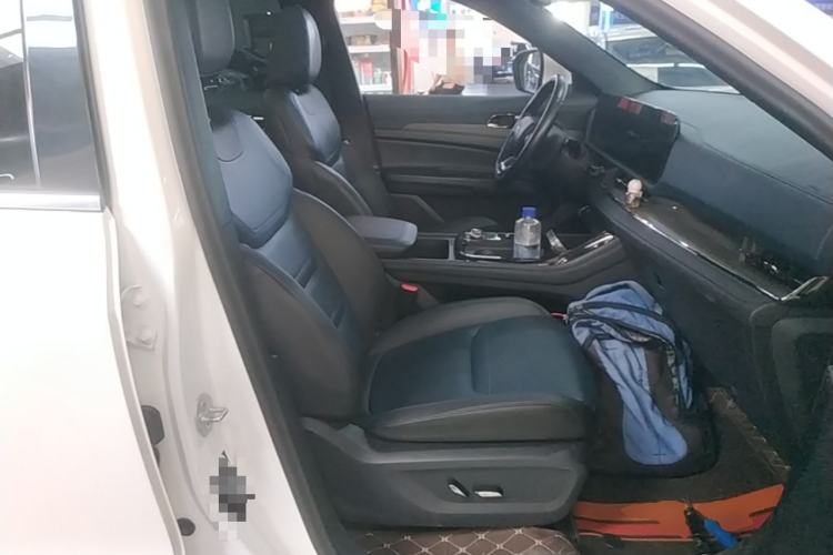 Used Ford Equator Sport 2022 EcoBoost 170 Premier PLUS Trim Right Front Seat