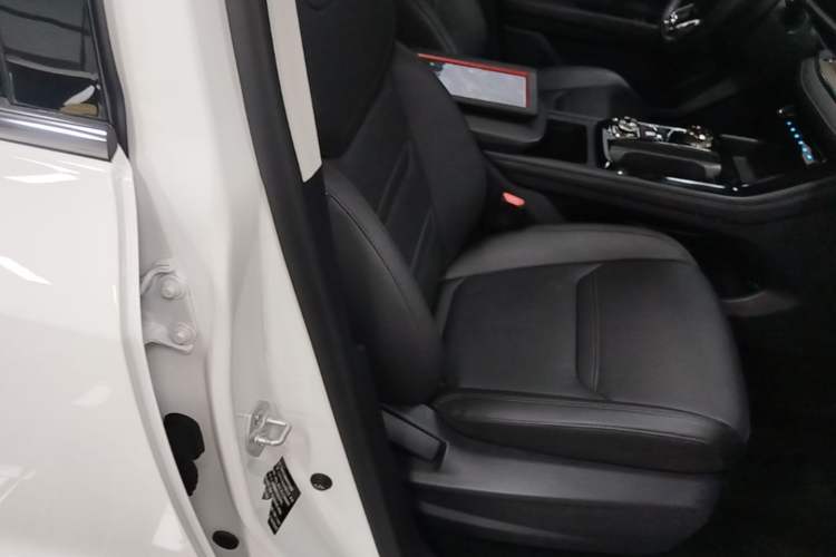 Used Ford Equator Sport 2022 EcoBoost 170 Platinum Edition Right Front Seat