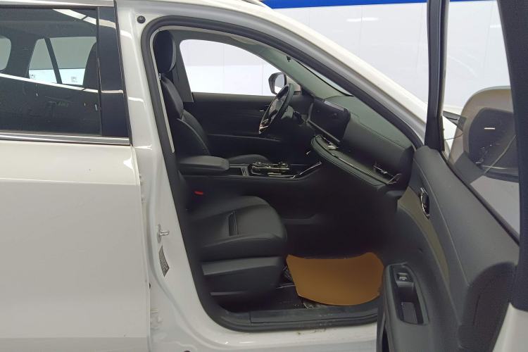 Used Ford Equator Sport 2022 EcoBoost 170 Platinum Edition Right Front Seat
