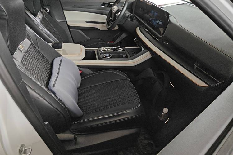 Used Ford Equator Sport 2022 Edge EcoBoost 170 Light & Shadow Right Front Seat
