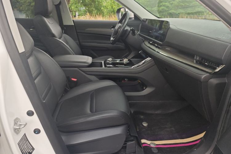 Used Ford Equator Sport 2022 EcoBoost 170 Platinum Edition Right Front Seat