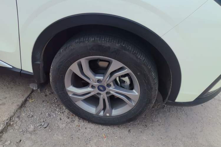 Used Ford Equator Sport 2022 EcoBoost 170 Premier Edition Right Front Wheel Hub
