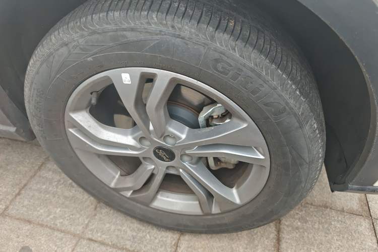 Used Ford Equator Sport 2022 EcoBoost 170 Platinum Edition Right Front Wheel Hub