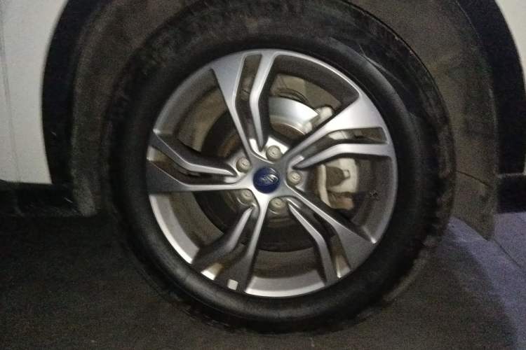 Used Ford Equator Sport 2022 EcoBoost 170 Platinum Edition Right Front Wheel Hub