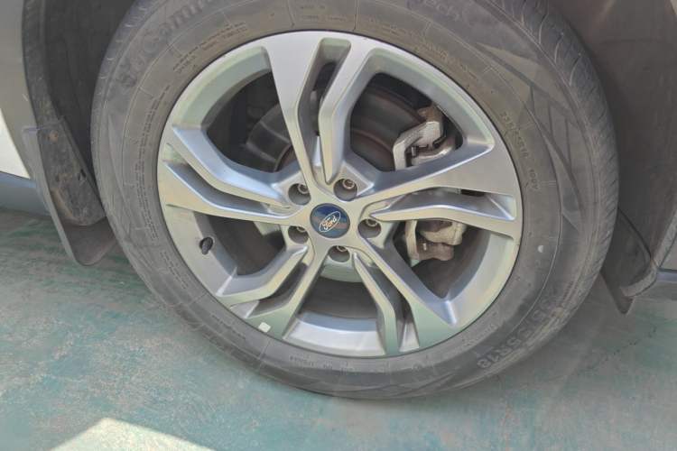 Used Ford Equator Sport 2022 EcoBoost 170 Platinum Edition Right Front Wheel Hub