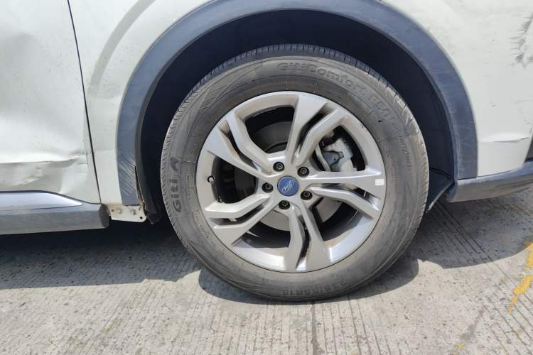 Used Ford Equator Sport 2022 EcoBoost 170 Platinum Edition Right Front Wheel Hub