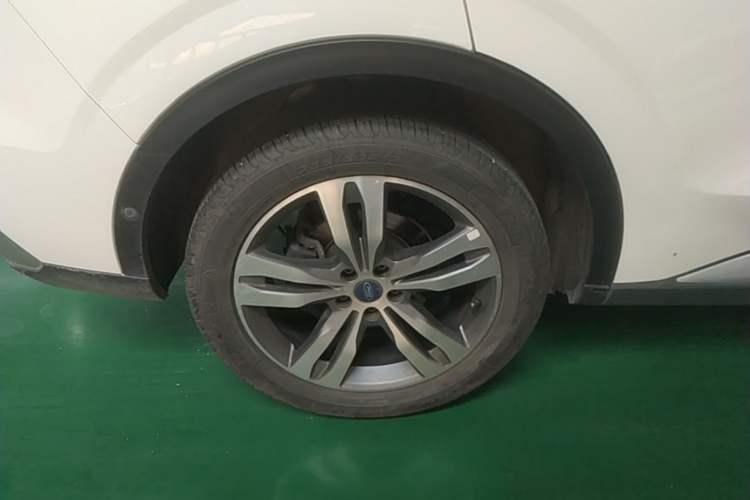 Used Ford Equator Sport 2022 EcoBoost 170 Premier PLUS Trim Right Rear Wheel Hub